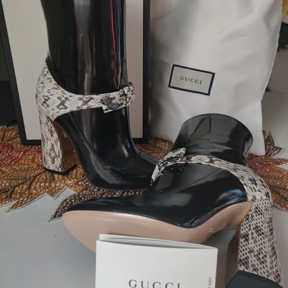 Gucci bow boots (snake print) - Picture 2 of 3